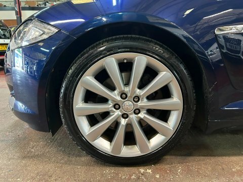 Jaguar XF 2.2D 200 Portfolio Silver #7