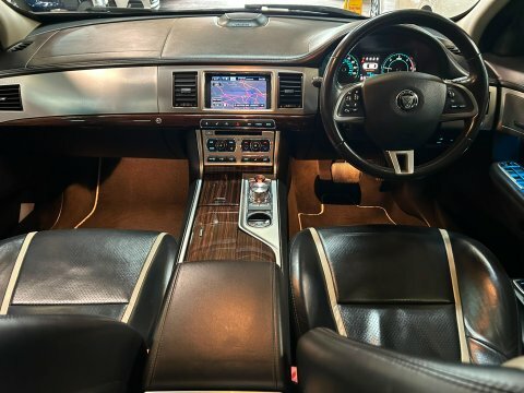 Jaguar XF 2.2D 200 Portfolio Silver #40