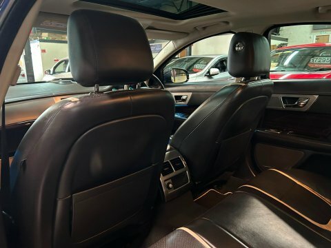 Jaguar XF 2.2D 200 Portfolio Silver #42