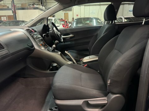 Toyota Auris 2.2 D-4d Sr 180 Grey #27