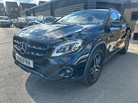 Mercedes-Benz GLA Class 2019 19 Gla Black #4