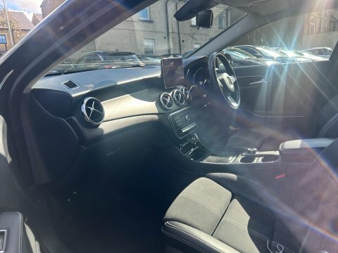 Mercedes-Benz GLA Class 2019 19 Gla Black #5
