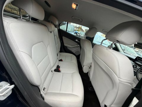 Mercedes-Benz GLA Class Gla 200 Sport Premium Silver #10