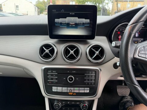 Mercedes-Benz GLA Class Gla 200 Sport Premium Silver #15