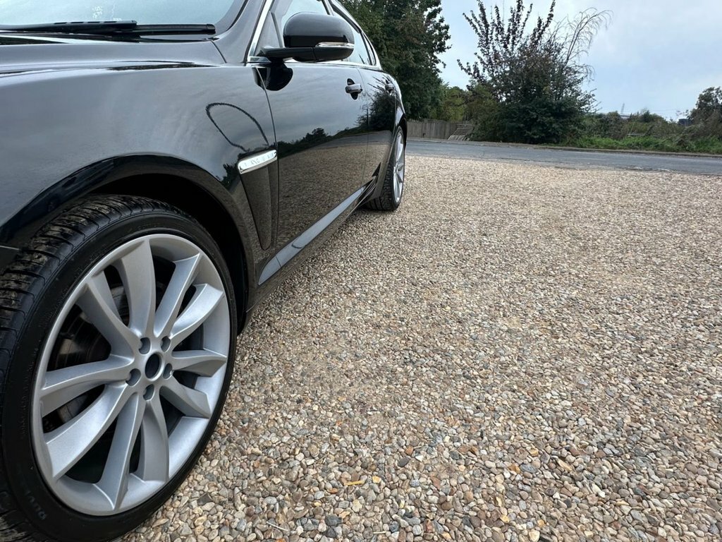 Jaguar XF 2.2 D Luxury 163 Bhp White #21