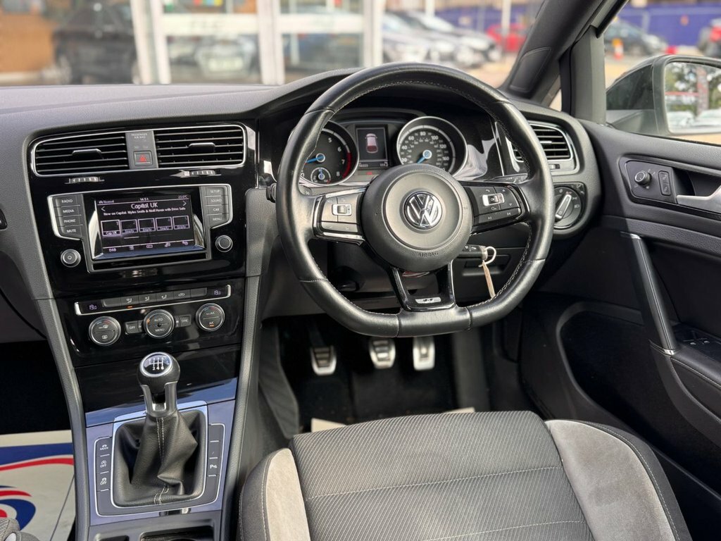 Volkswagen Golf 2L R White #2