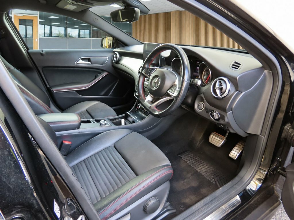 Mercedes-Benz GLA Class 1.6L Amg Line Edition Black #5