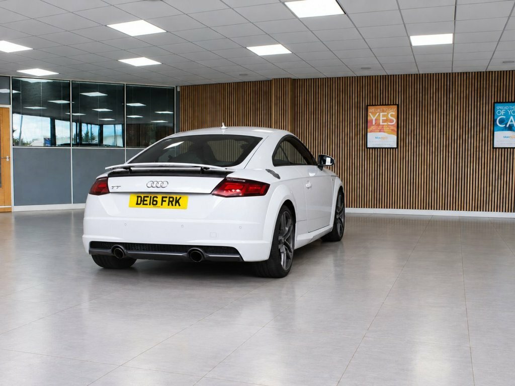 Audi TT 2L S Line White