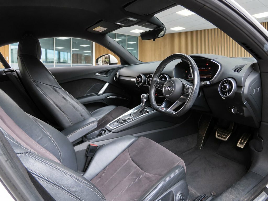 Audi TT 2L S Line White #5