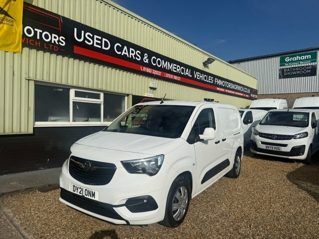 Vauxhall Combo 1.5 Turbo D 2300 Sportive Panel Van Man White