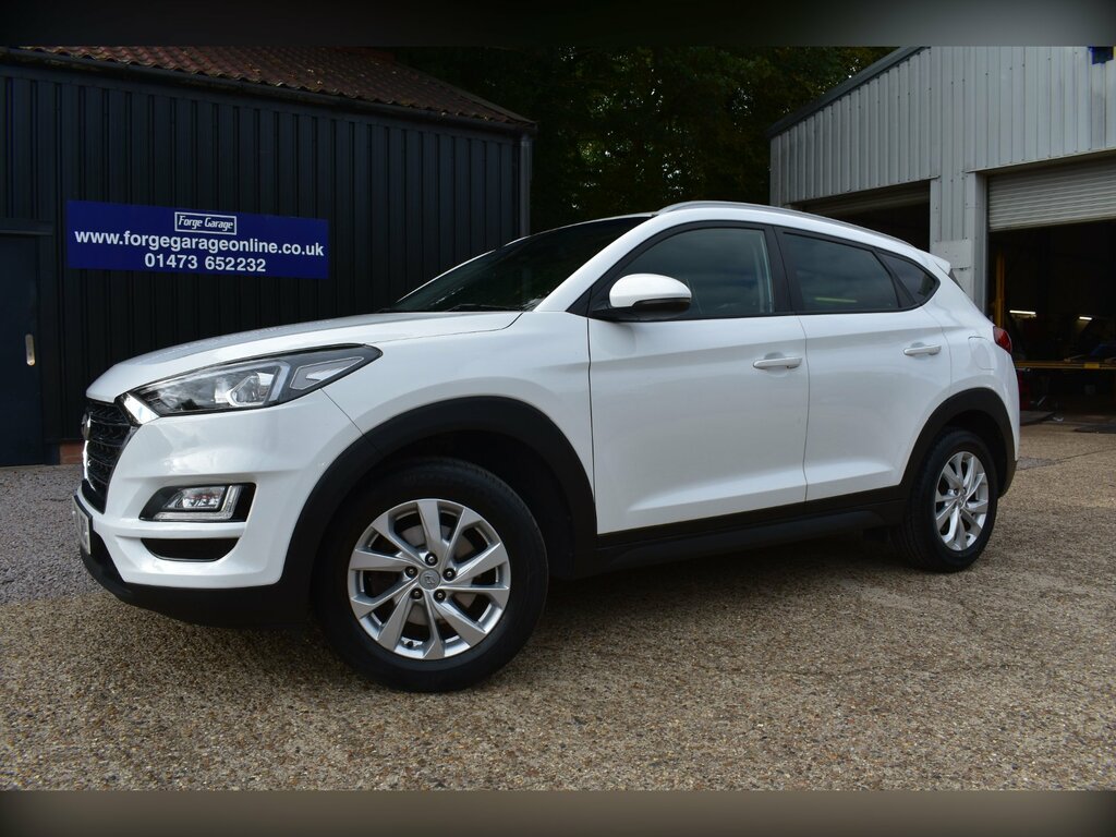 Hyundai Tucson 1.6 Gdi Se Nav Suv Euro 6 Ss White