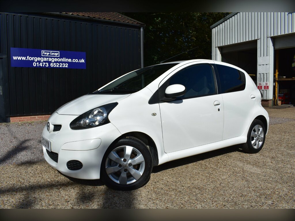 Toyota Aygo 1.0 Vvt-i Go Hatchback Euro 5 6 White