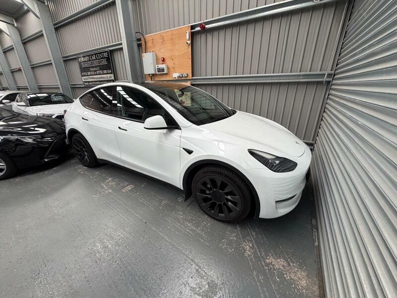 Tesla Model Y Dual-motor-long-range-auto-4wde-5dr White