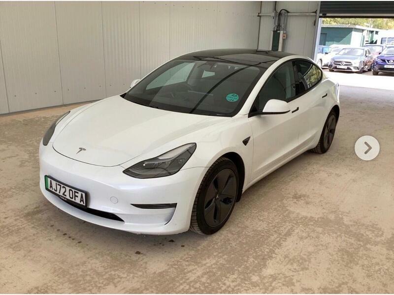 Tesla Model 3 Dual-motor-long-range-auto-4wde-4dr White