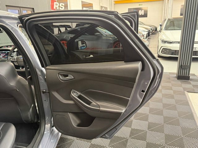 Ford Focus 1.5 Tdci Titanium Hatchback Euro Blue #28