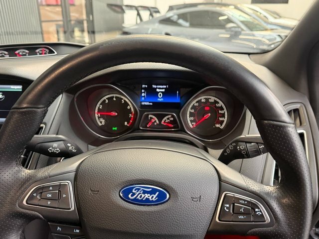 Ford Focus 1.5 Tdci Titanium Hatchback Euro Blue #23