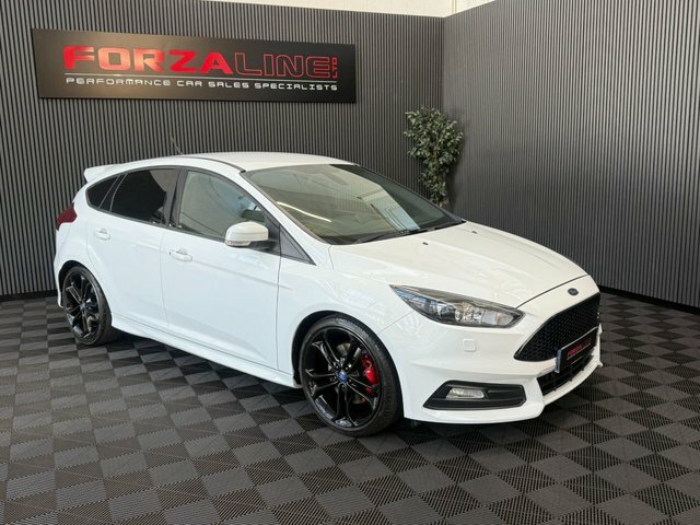 Ford Focus 2.0T Ecoboost St-3 Hatchback Eur White #2