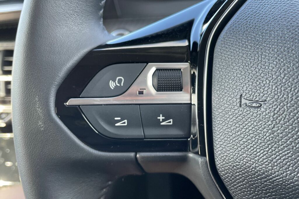 Peugeot e-208 100Kw E-style 50Kwh ME73XKL Black #6