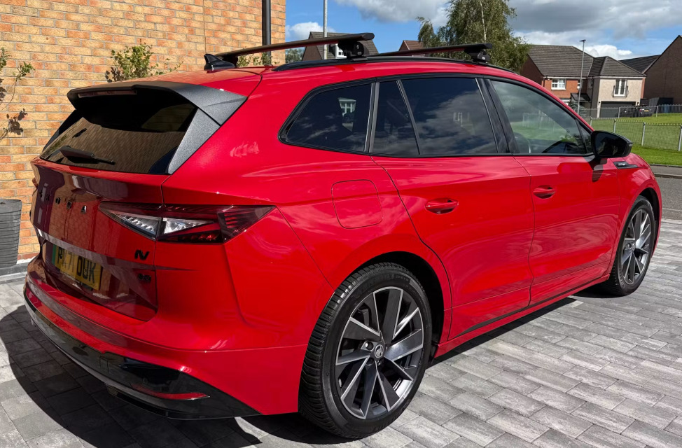 Skoda ENYAQ 150Kw 80 Sportline 82Kwh Red #2