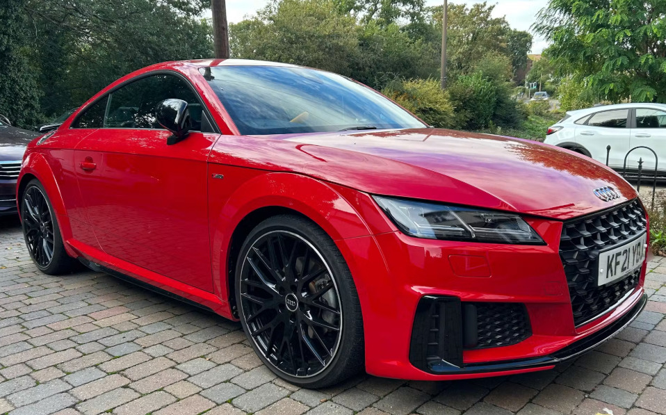 Audi TT 40 Tfsi Black Edition S Tronic Red