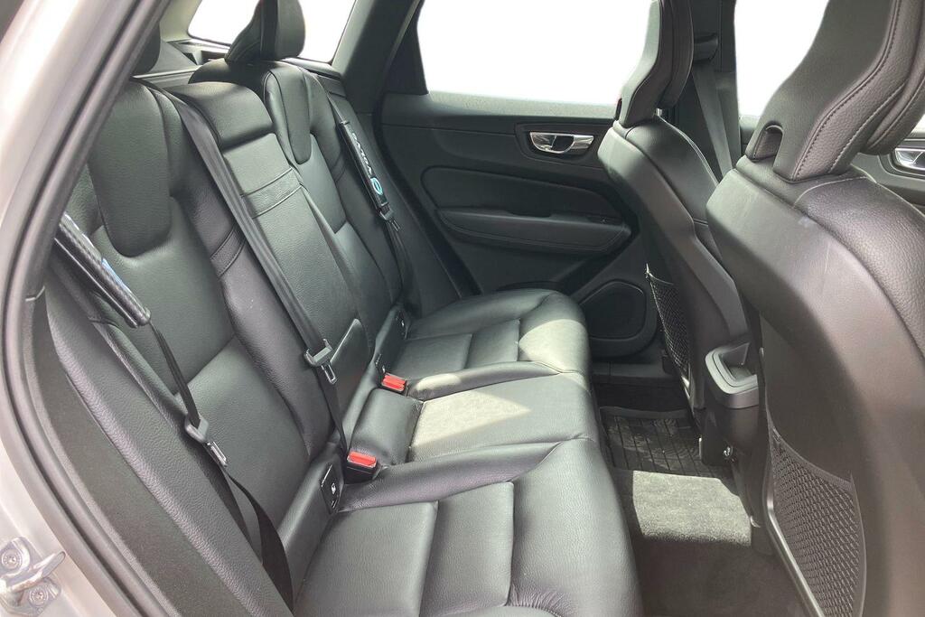 Volvo XC60 2.0 D4 Momentum Awd #24