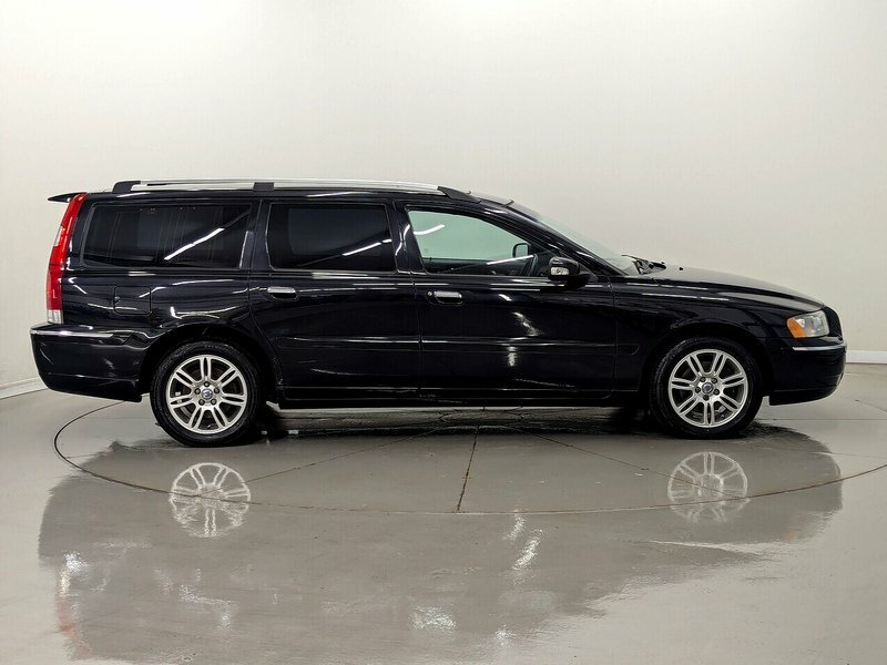 Volvo V70 D5 Se Black #2