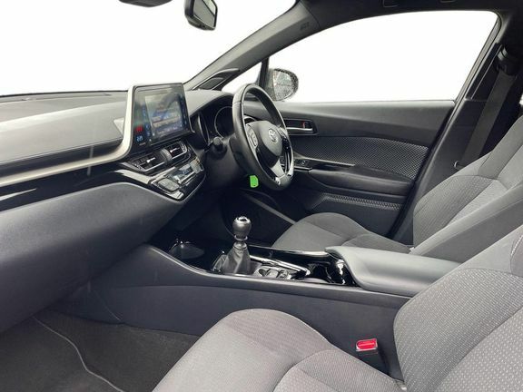 Toyota C-Hr Red Edition 1.2M Red #5