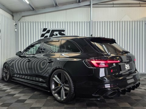 Audi RS4 2019 19 2.9 Black #4
