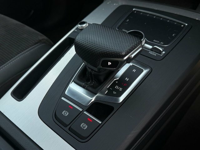 Audi Q5 2.0 Tdi Quattro S Line Black Edition 188 Bhp Black #36