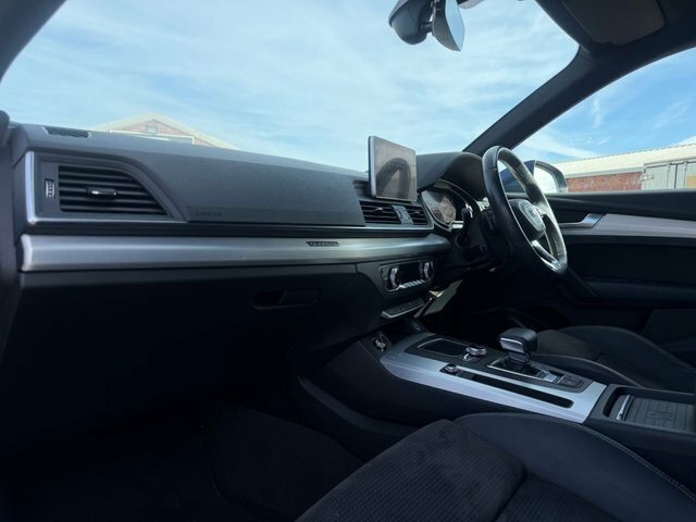 Audi Q5 2.0 Tdi Quattro S Line Black Edition 188 Bhp Black #23