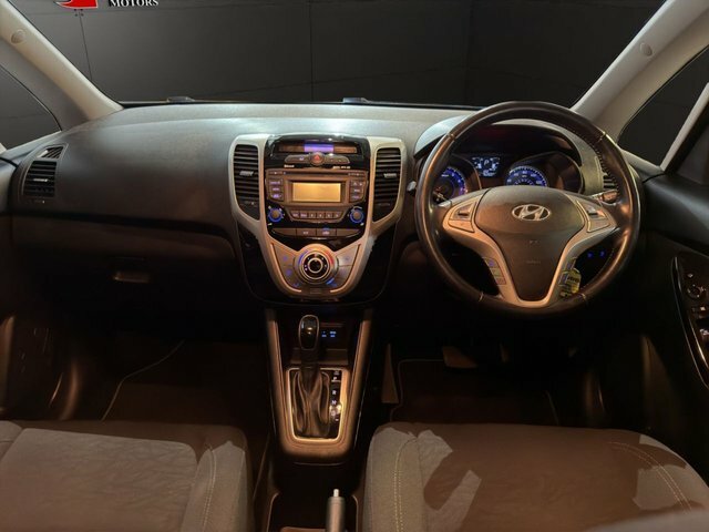 Hyundai Ix20 1.6 Se Hatchback Green #7
