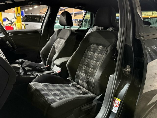 Volkswagen Golf 1.4 Tsi Bluemotion Dsg Se Tech Euro 6 White #73