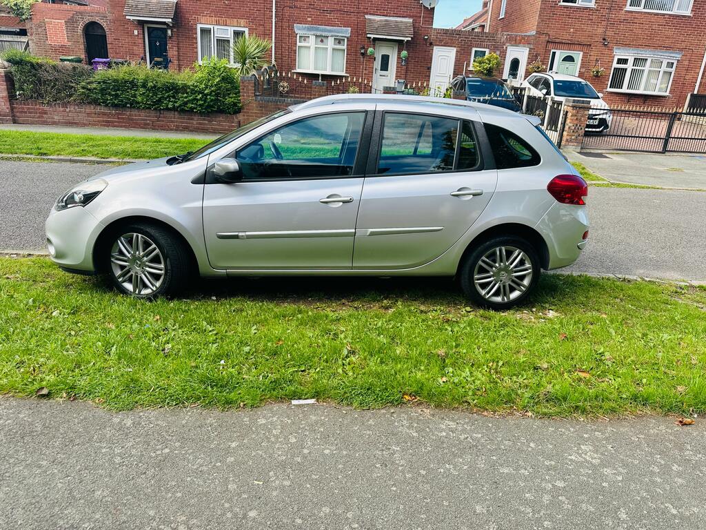 Renault Clio 1.6 Vvt Dynamique Tomtom Sport Tourer A Silver #2