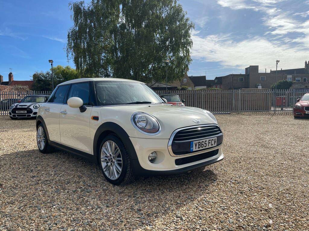 Mini Hatch 1.5 Cooper Euro 6 Ss White