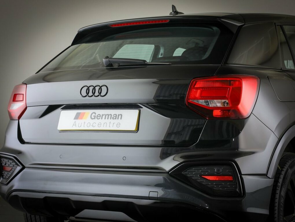 Audi Q2 1.5L Sport Black #5
