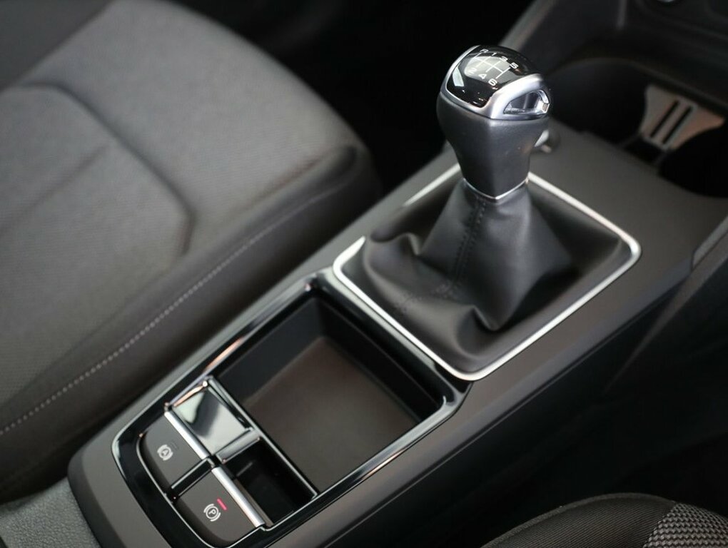 Audi Q2 30 Tfsi 116 Sport Black #25