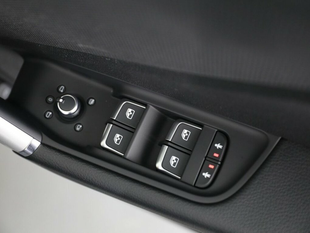 Audi Q2 30 Tfsi 116 Sport Black #32