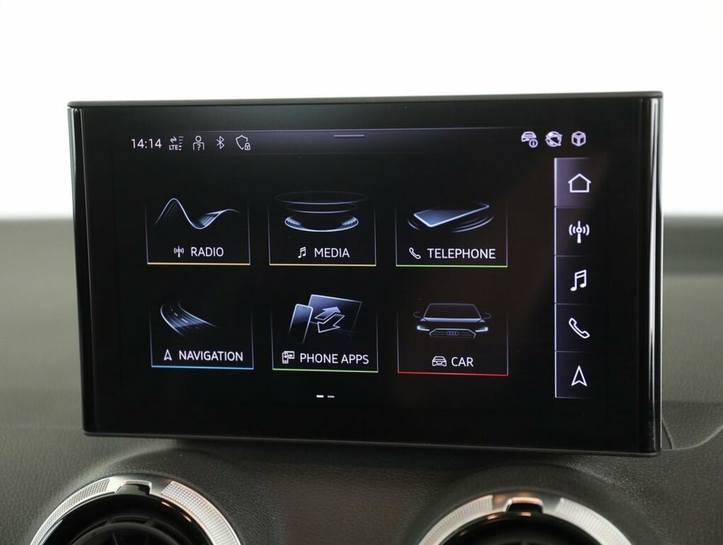 Audi Q2 30 Tfsi 116 Sport Black #26