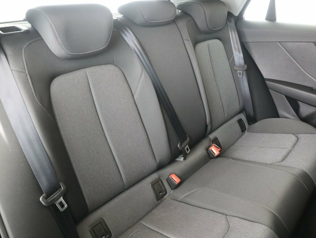 Audi Q2 30 Tfsi 116 Sport Black #33