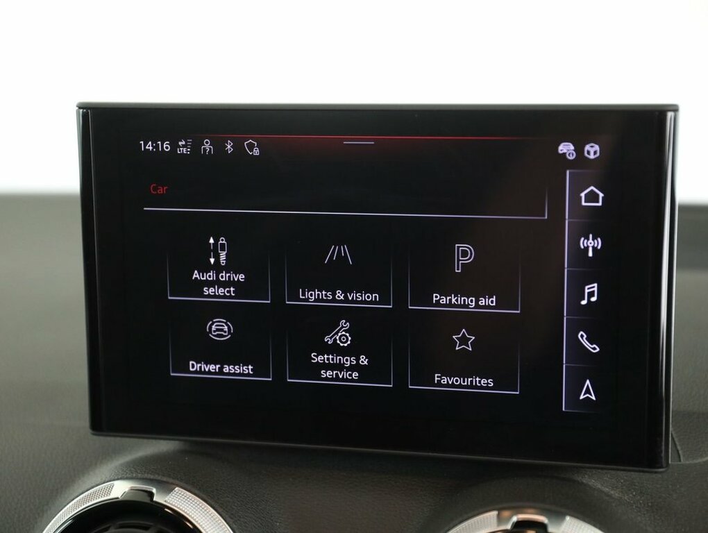 Audi Q2 30 Tfsi 116 Sport Black #34