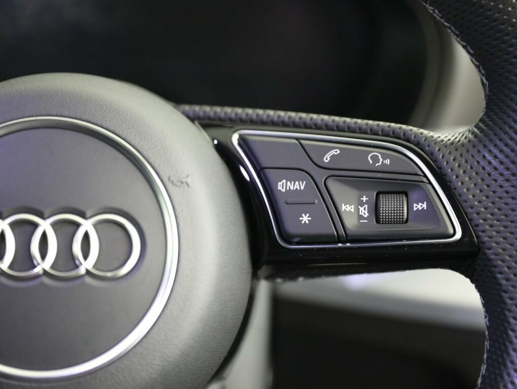Audi Q2 S Line 35 Tfsi 150 Ps S Tronic Grey #44
