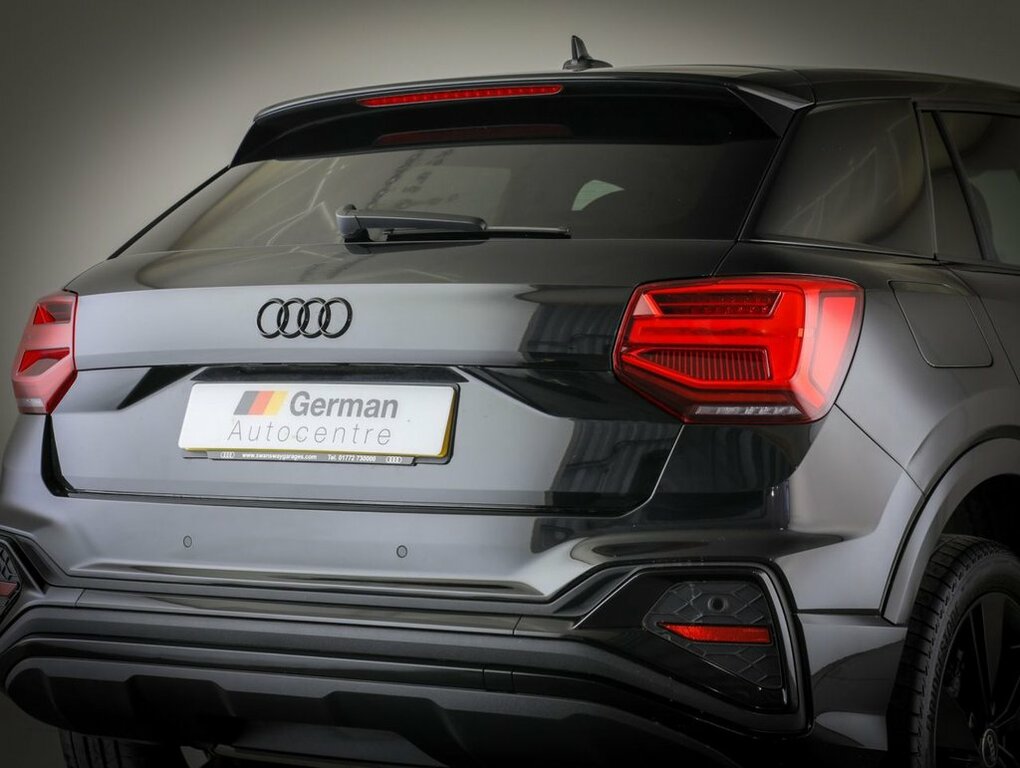 Audi Q2 1.5L S Line Black #5