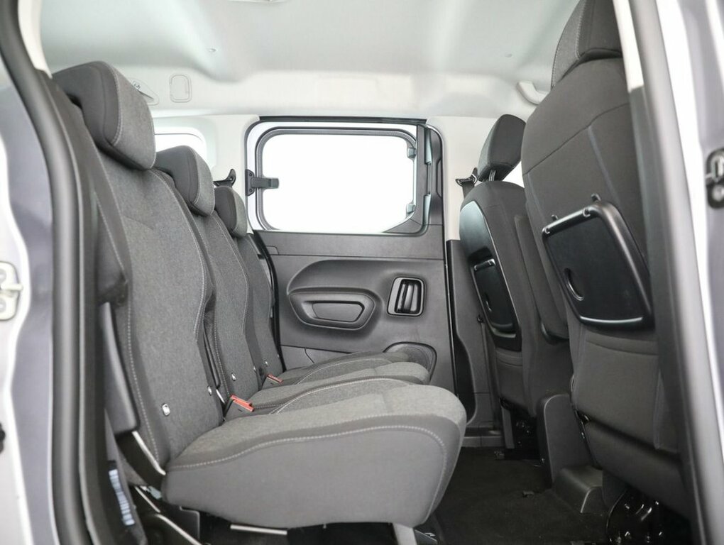 Vauxhall Combo-e Life 52Kwh Ultimate XL Mpv 7.4Kw Cha White #29