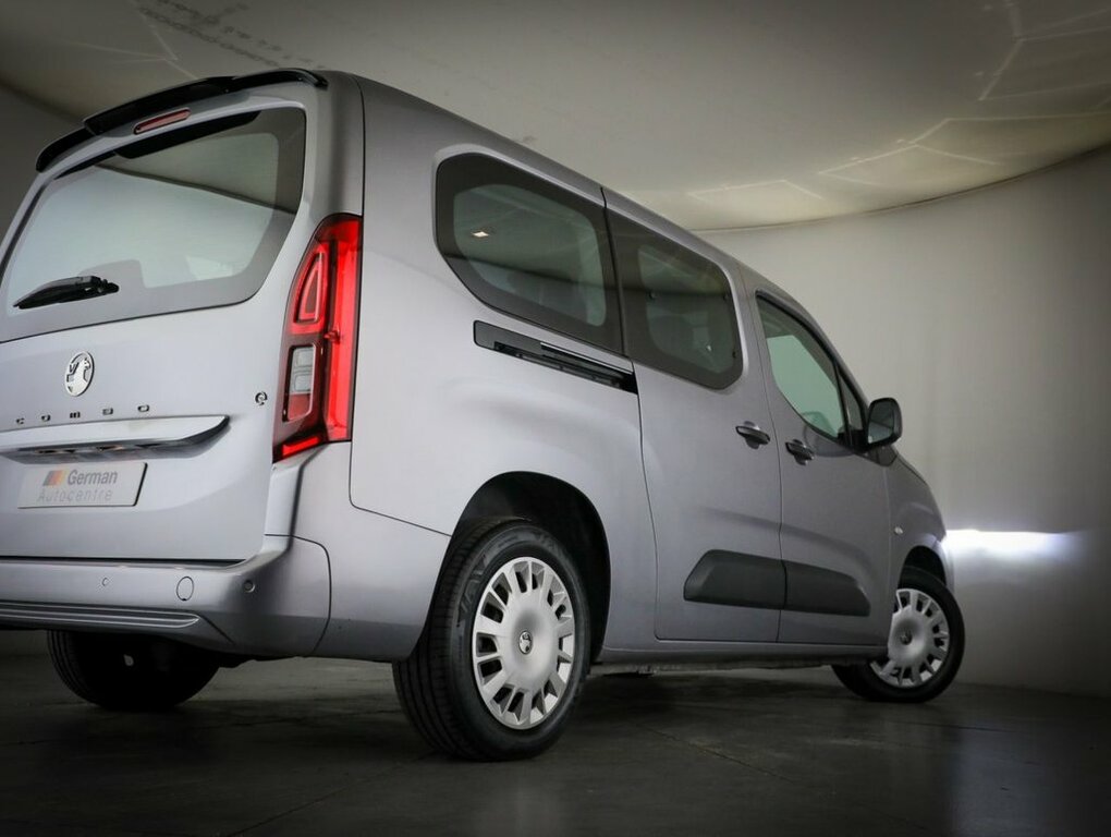 Vauxhall Combo-e Life 52Kwh Ultimate XL Mpv 7.4Kw Cha White #9