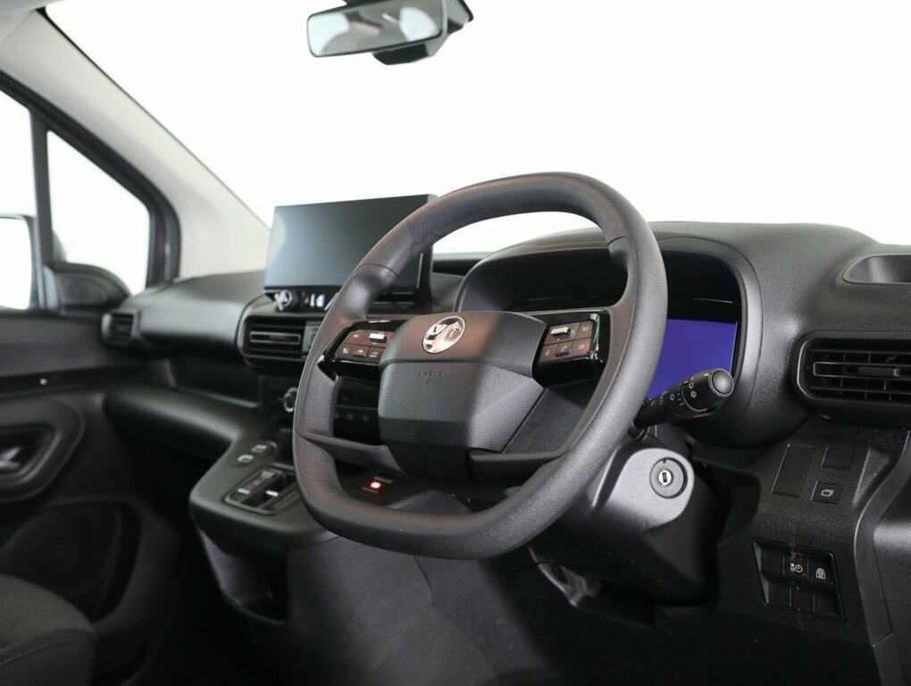 Vauxhall Combo-e Life 52Kwh Ultimate XL Mpv 7.4Kw Cha White #32