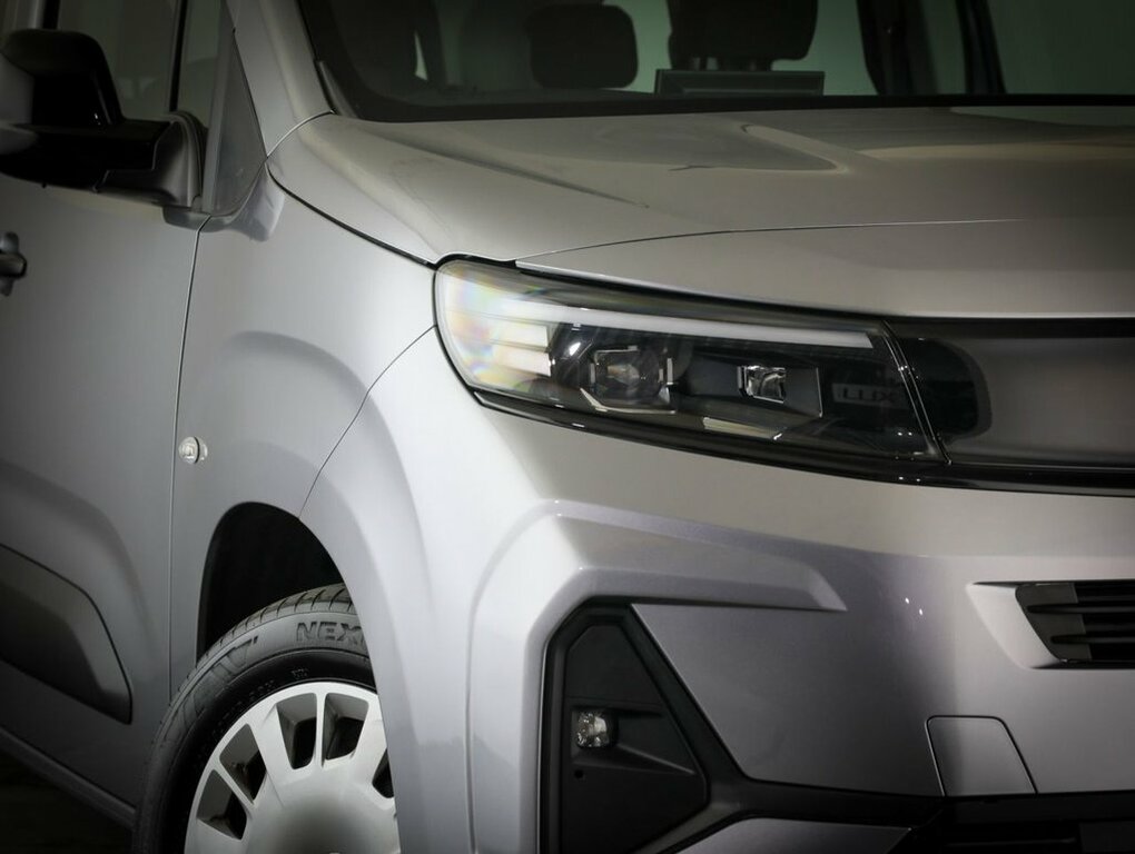 Vauxhall Combo-e Life 52Kwh Ultimate XL Mpv 7.4Kw Cha White #10
