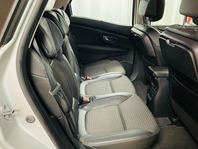 Renault Scenic Signature Nav Dci Black #9
