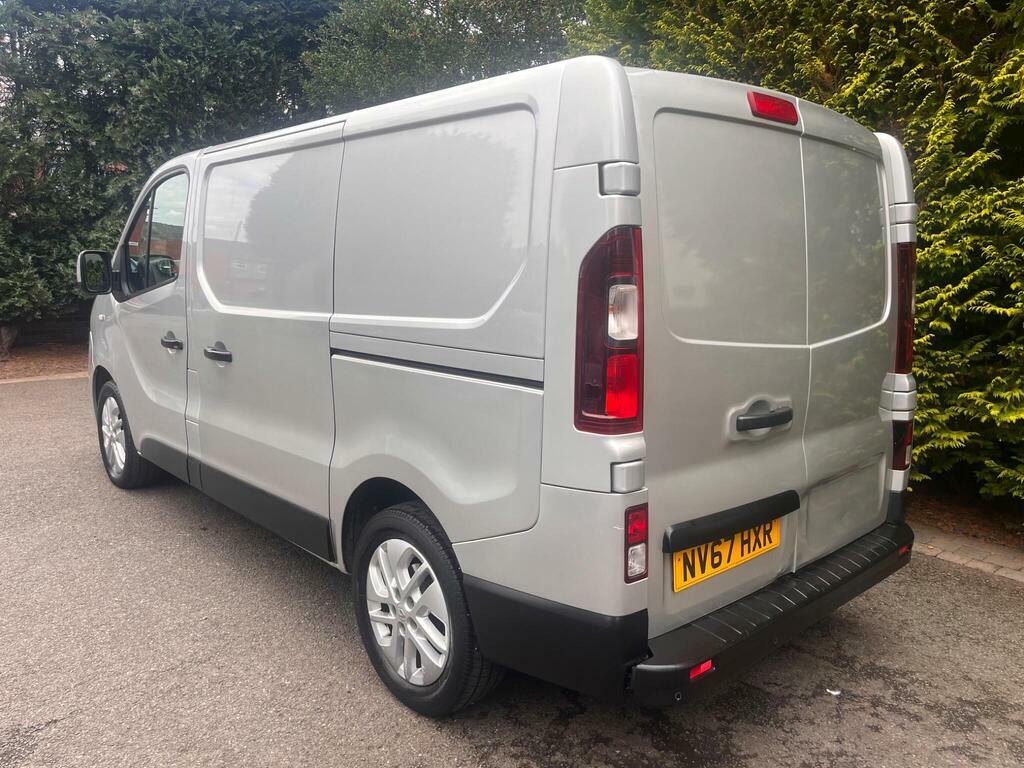 Renault Trafic 1.6 Dci 29 Business Panel Van Swb Standard Roof White #9