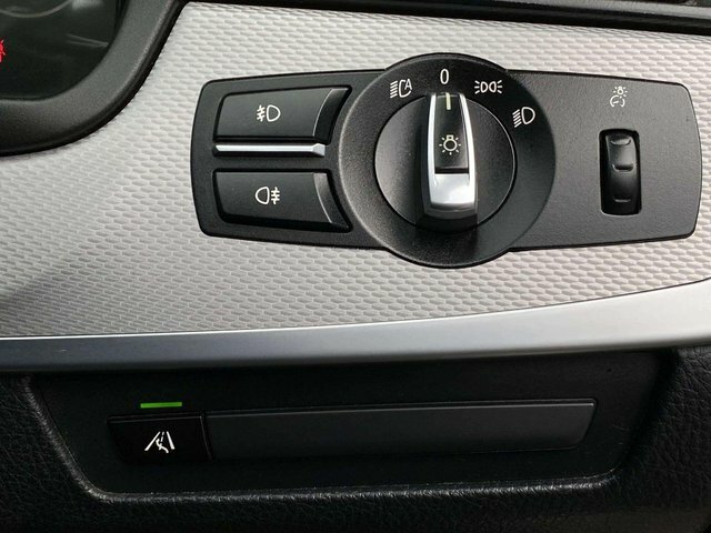BMW 5 Series 530D M Sport Saloon White #26