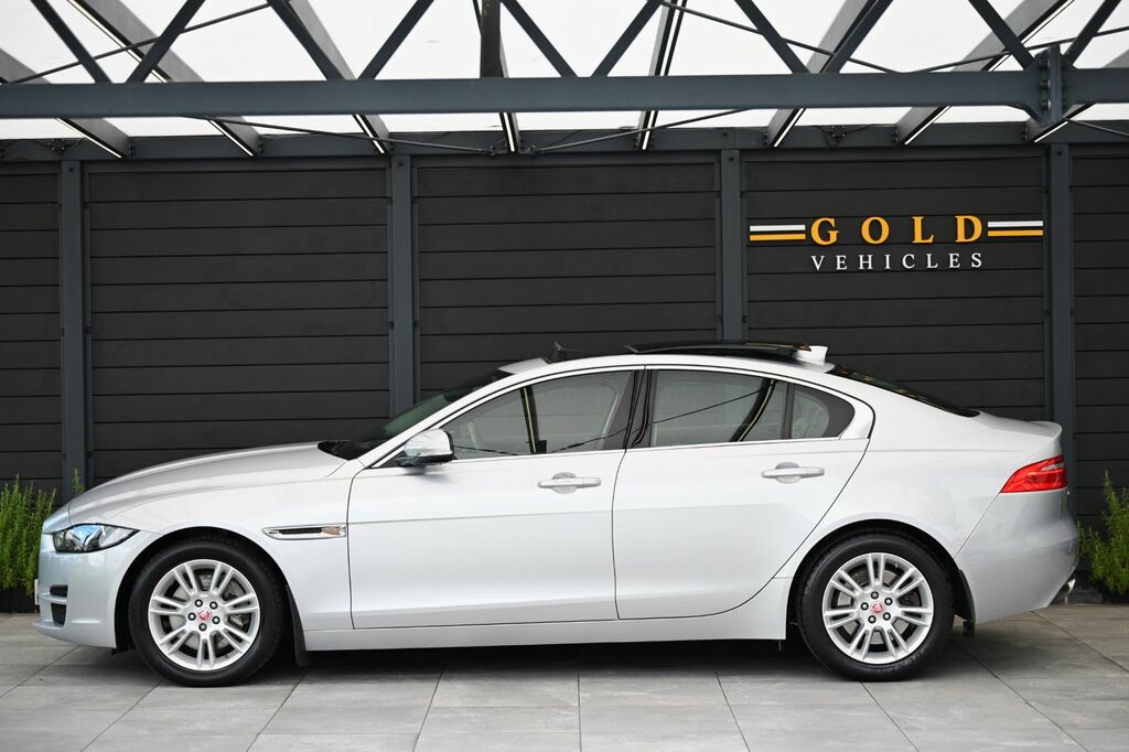Jaguar XE 2.0D Prestige Euro 6 Ss Black #17